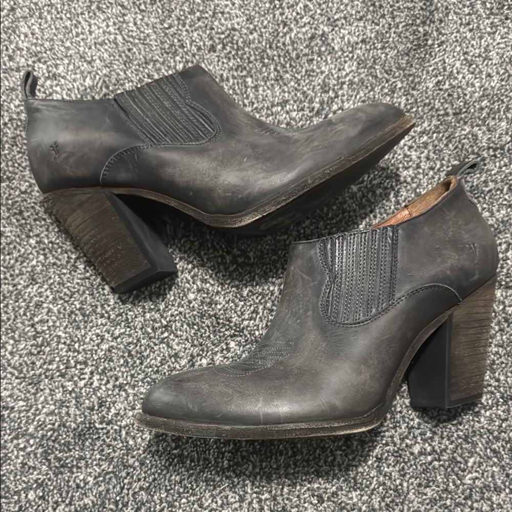 Frye Illiana Grey Leather Western Moto Heel Boots 10